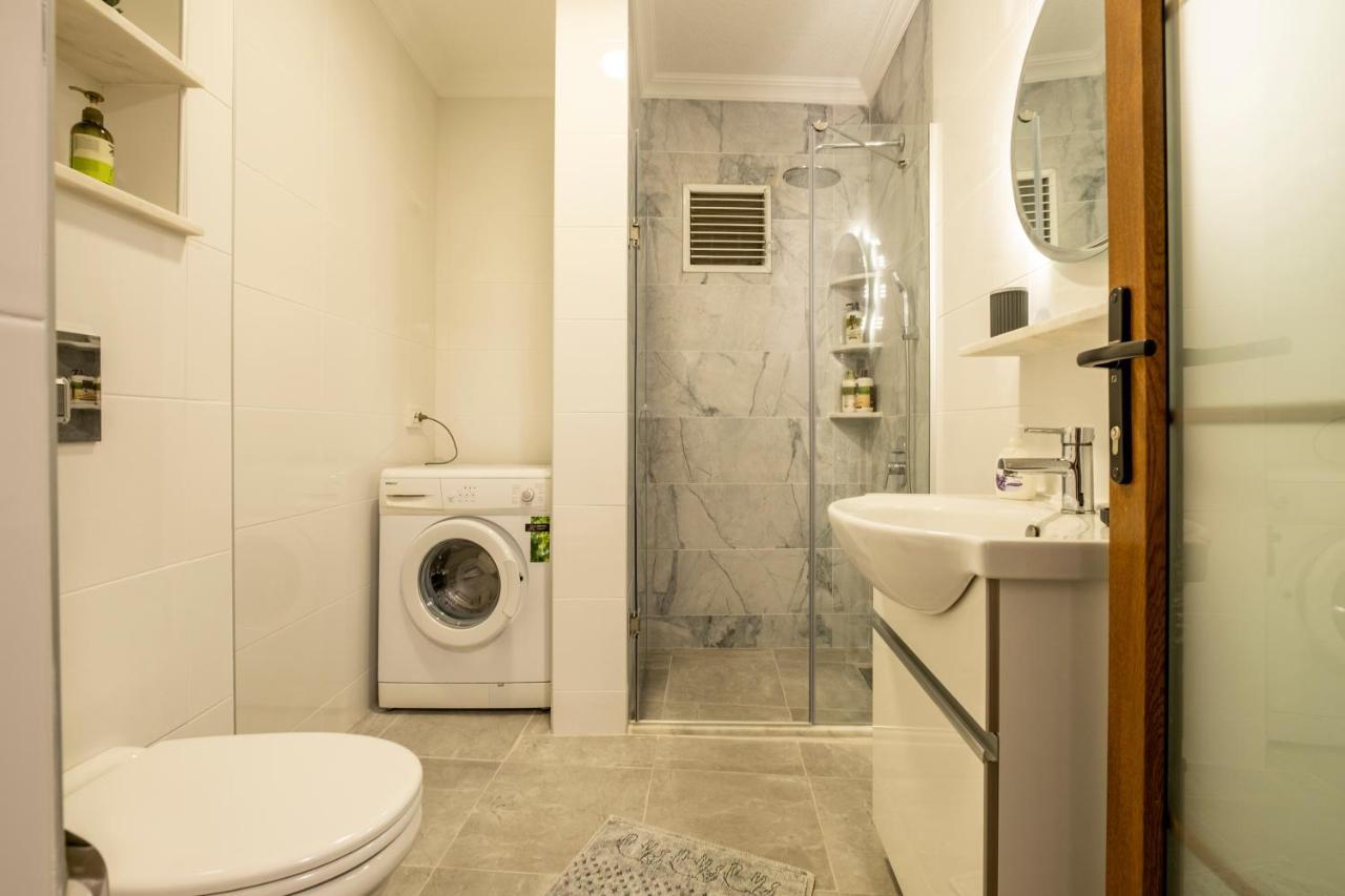 이스탄불 Spacious And Comfy 2Br In The Heart Of Cihangir 아파트 외부 사진