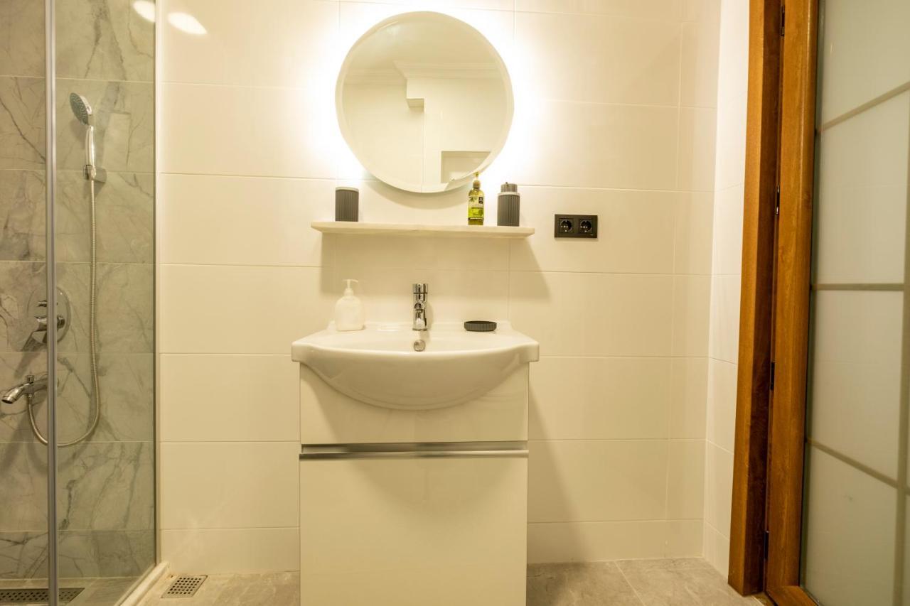 이스탄불 Spacious And Comfy 2Br In The Heart Of Cihangir 아파트 외부 사진